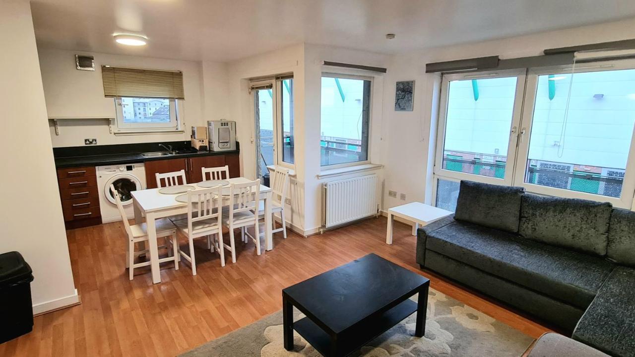 Lovely 3 Bedroom Apartment - Free Parking Единбург Екстериор снимка
