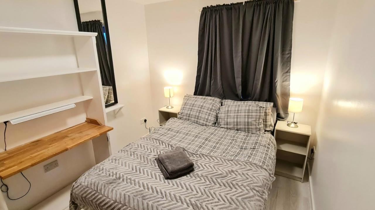 Lovely 3 Bedroom Apartment - Free Parking Единбург Екстериор снимка