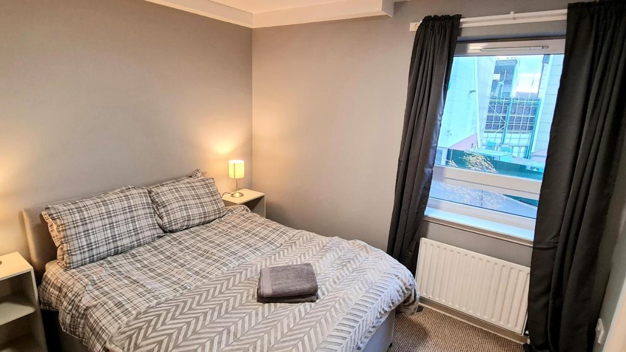 Lovely 3 Bedroom Apartment - Free Parking Единбург Екстериор снимка